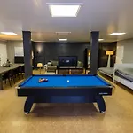 With Pool Table And Optional Sauna & Hot Tub Apartment *