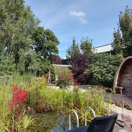 With Pool Table And Optional Sauna & Hot Tub Appartement *