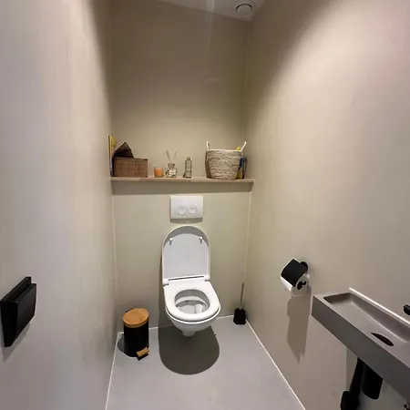 With Pool Table And Optional Sauna & Hot Tub Lejlighed *
