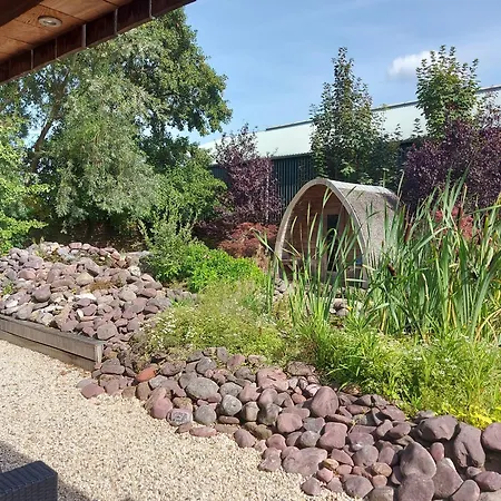 Lejlighed With Pool Table And Optional Sauna & Hot Tub