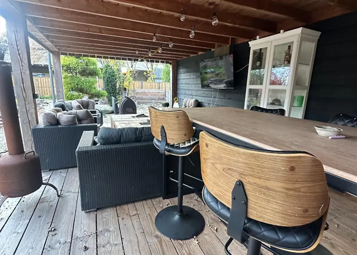 With Pool Table And Optional Sauna & Hot Tub * Zwaanshoek