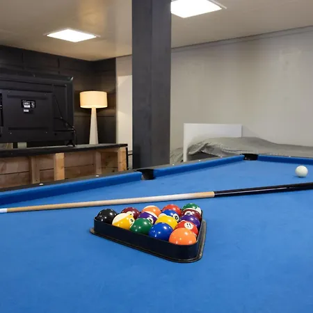 With Pool Table And Optional Sauna & Hot Tub Zwaanshoek